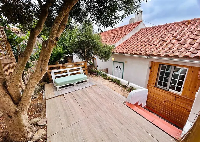 Cozy & Garden For People & Dogs 펜션 로리냐