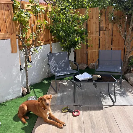 Cozy & Garden For People & Dogs בית נופש