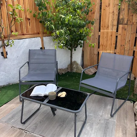 בית נופש Cozy & Garden For People & Dogs